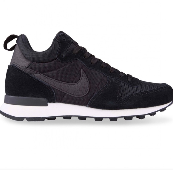 Nike Shoes - Women’s Nike Internationalist Mid Sneakers